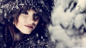 woman_winter-wallpaper-1600x900
